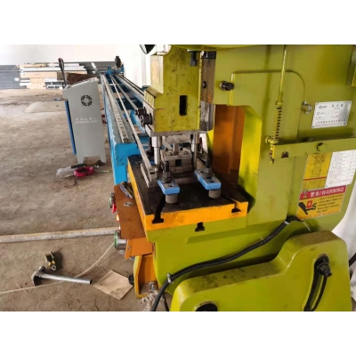 自動沖床-管材數控沖孔機